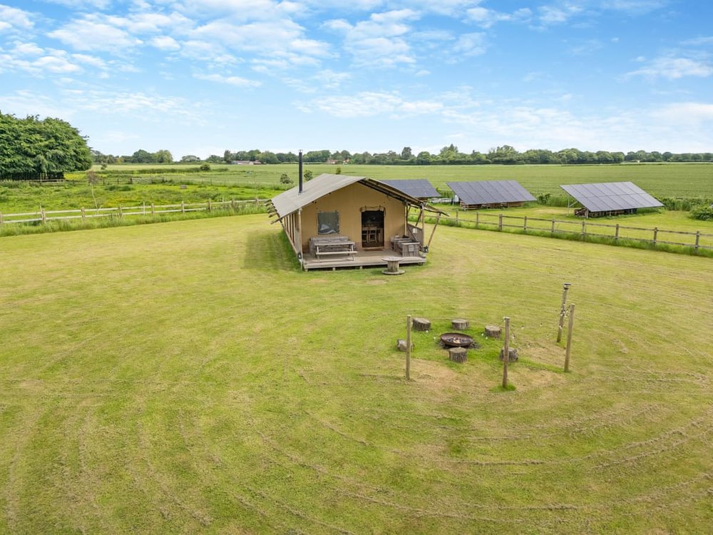 Hawthorns Glamping - Muntjac