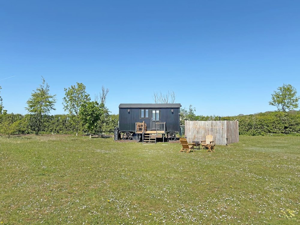 Temple Bruer Glamping - Oak Hut