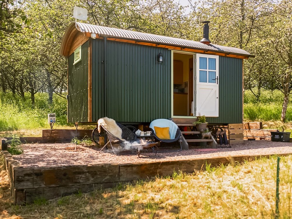 Harry's Cottages - Little Braeburn Shepherd's Hut