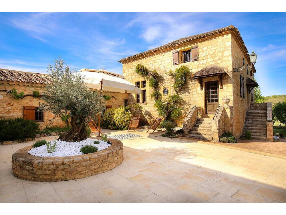 Holiday home in Gavaudun from £1465 per night