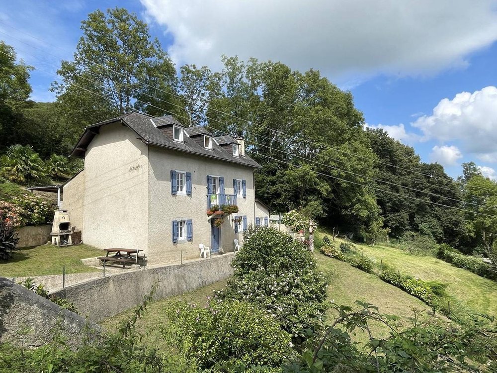 Holiday home in Béarn from £52 per night