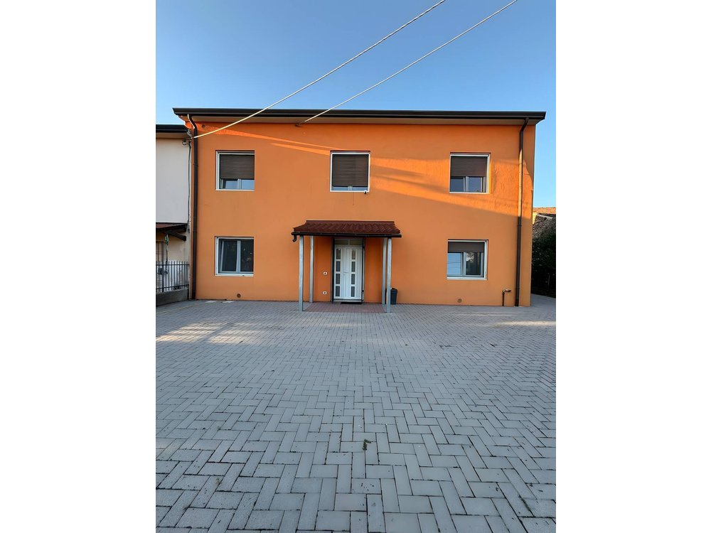 Holiday home in Oppeano from £54 per night