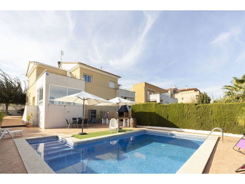 Holiday home in Tarragonès from £289 per night