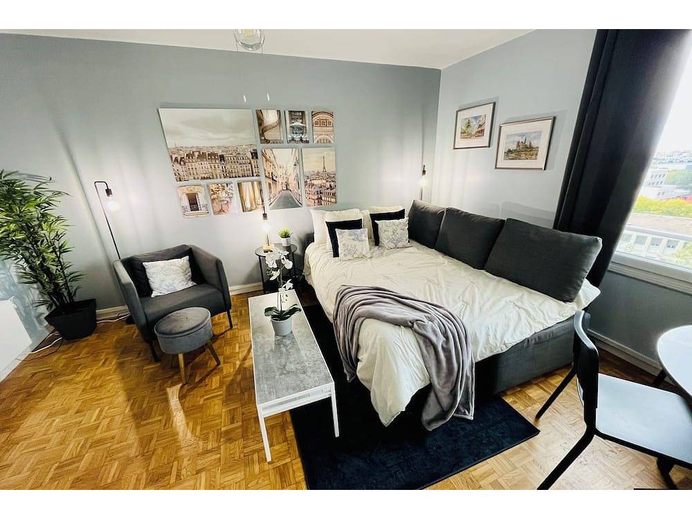 Holiday apartment in Val-de-Marne from £120 per night
