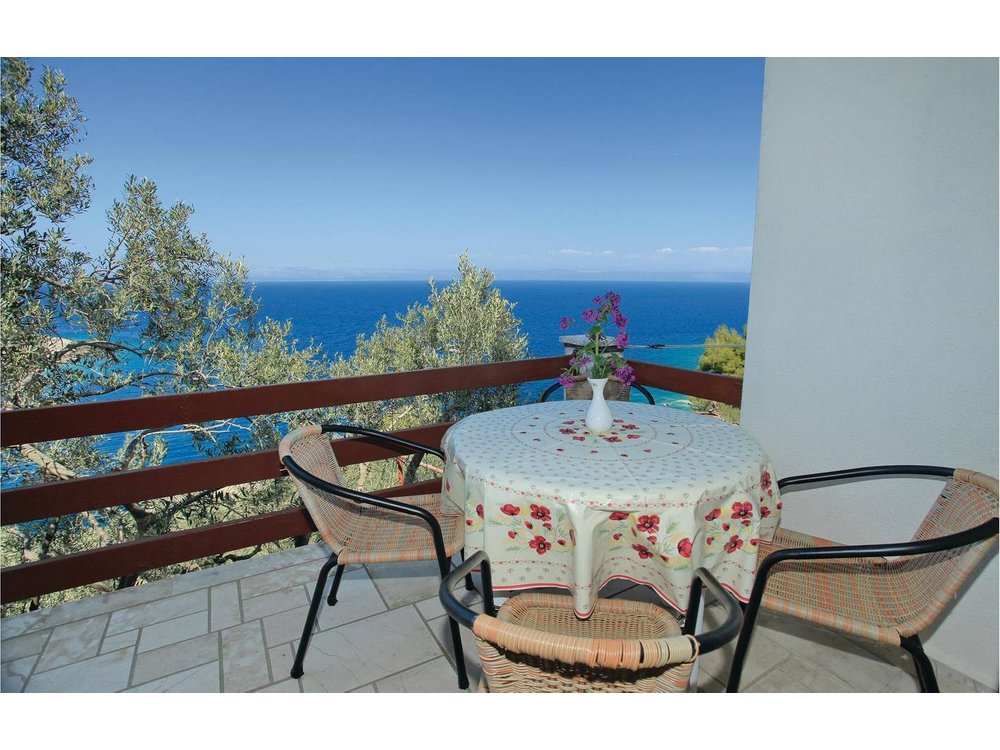Holiday apartment in Blato from £28 per night