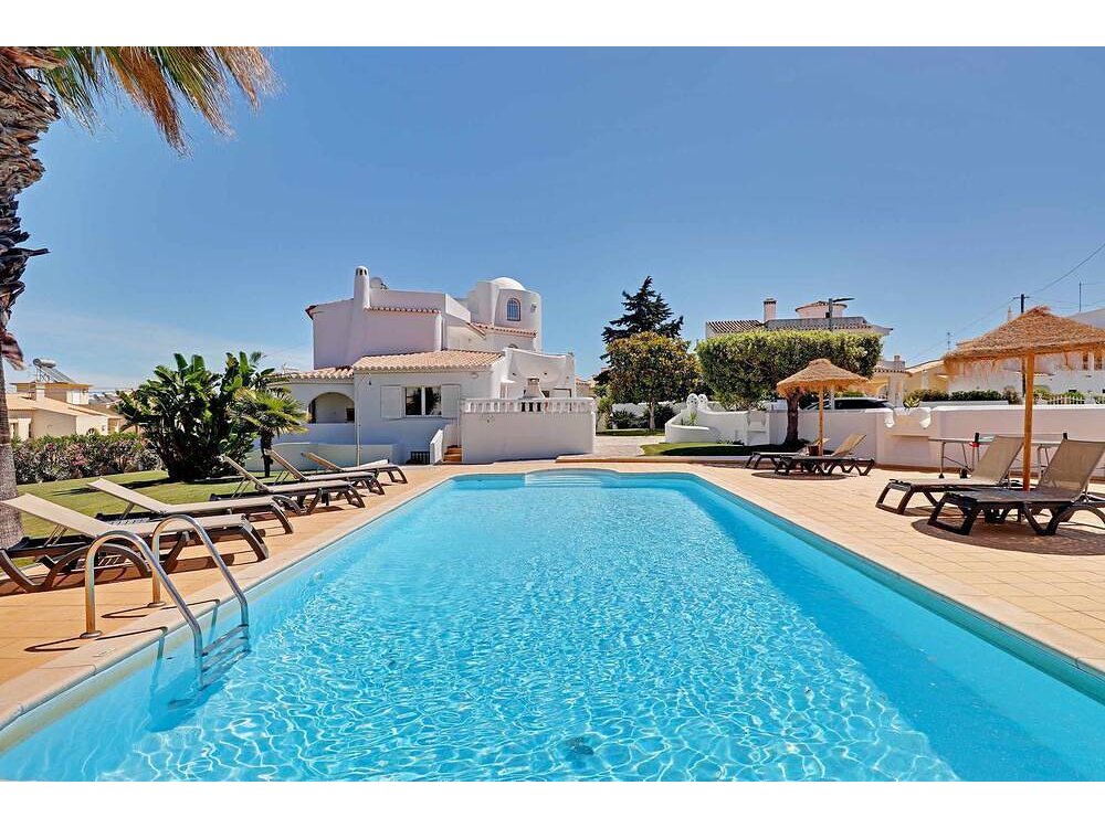 Holiday home in Albufeira from £521 per night