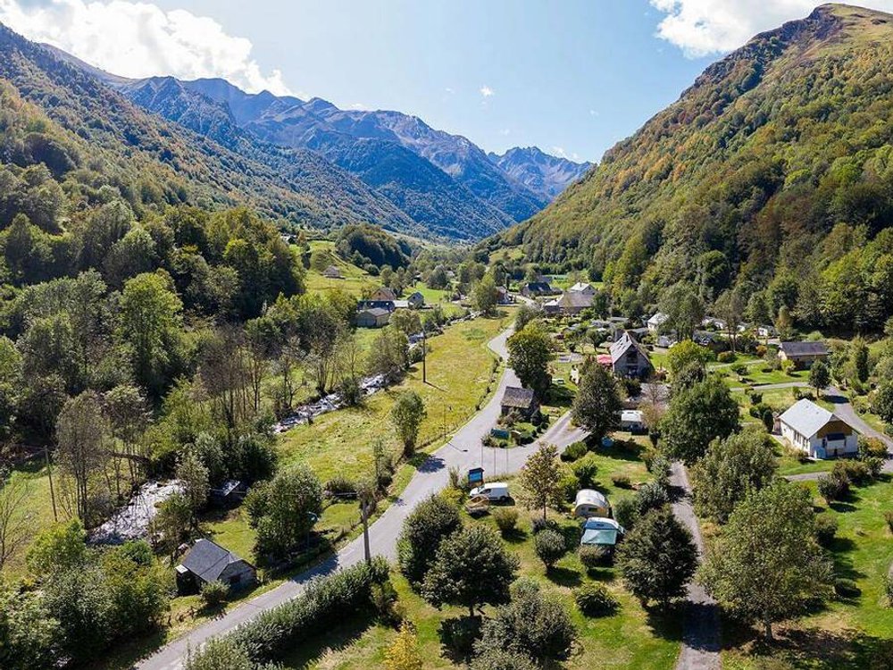 Camping in Estaing from £45 per night