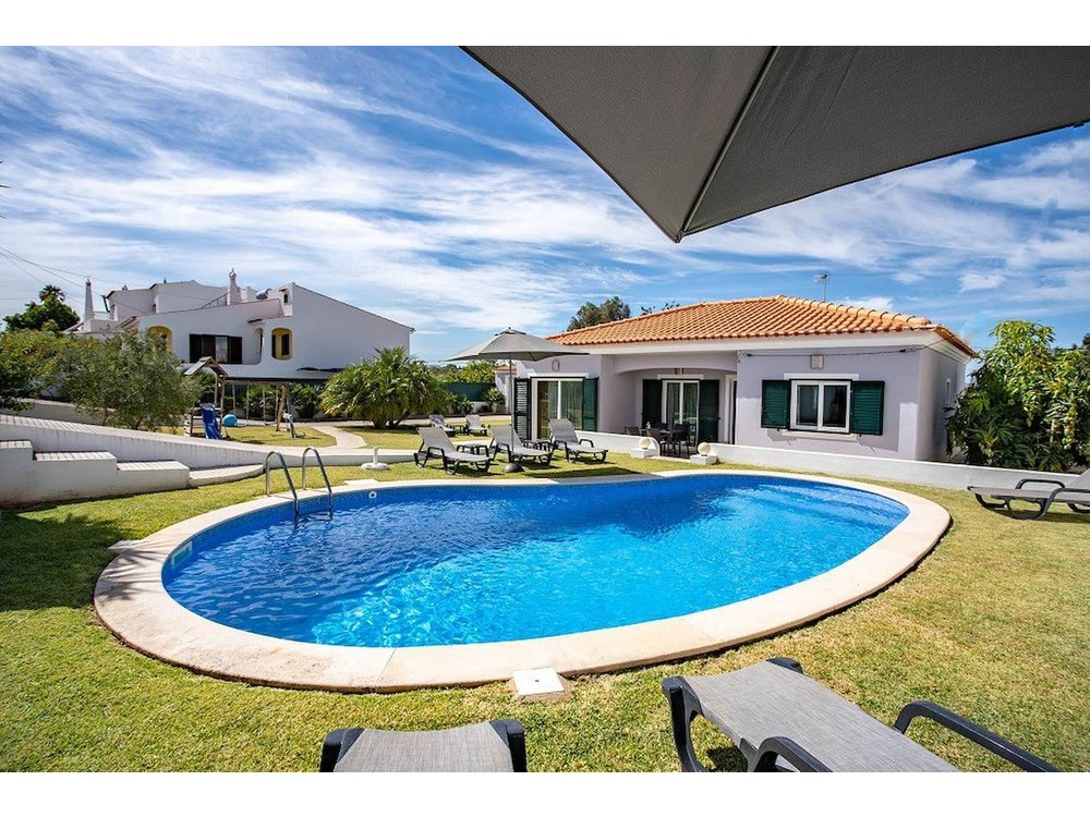 Holiday home in Lagoa from £140 per night