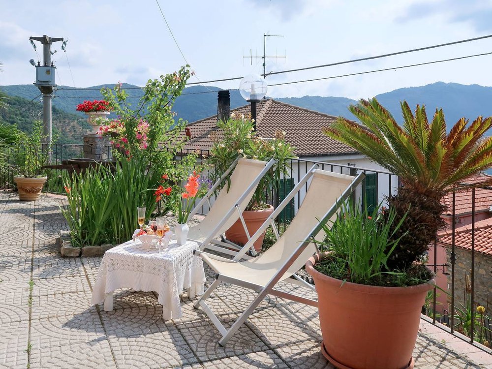 Holiday home in Caravonica from £44 per night