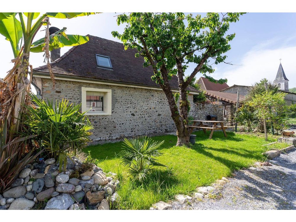 Holiday home in Mont from £54 per night