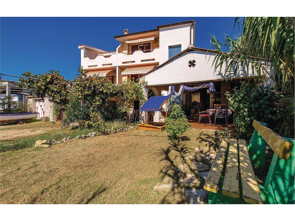 Holiday apartment in Grad Pag from £21 per night
