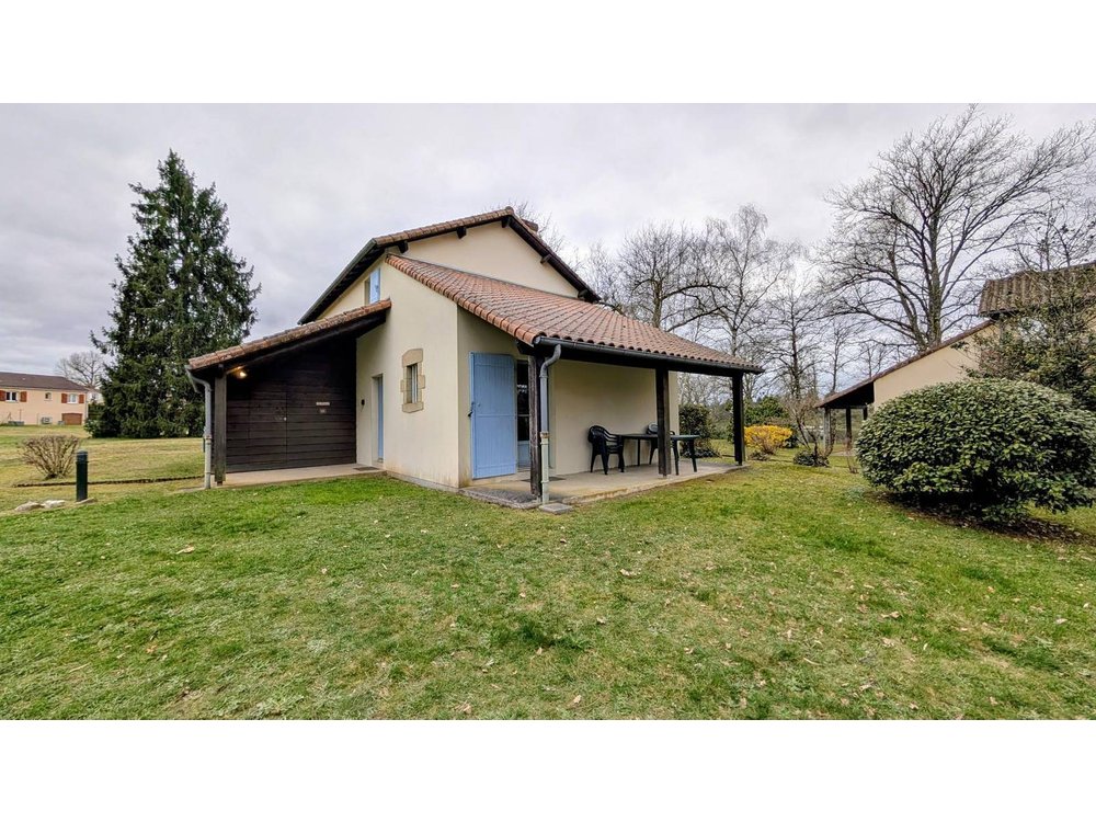 Holiday home in Meuzac from £46 per night
