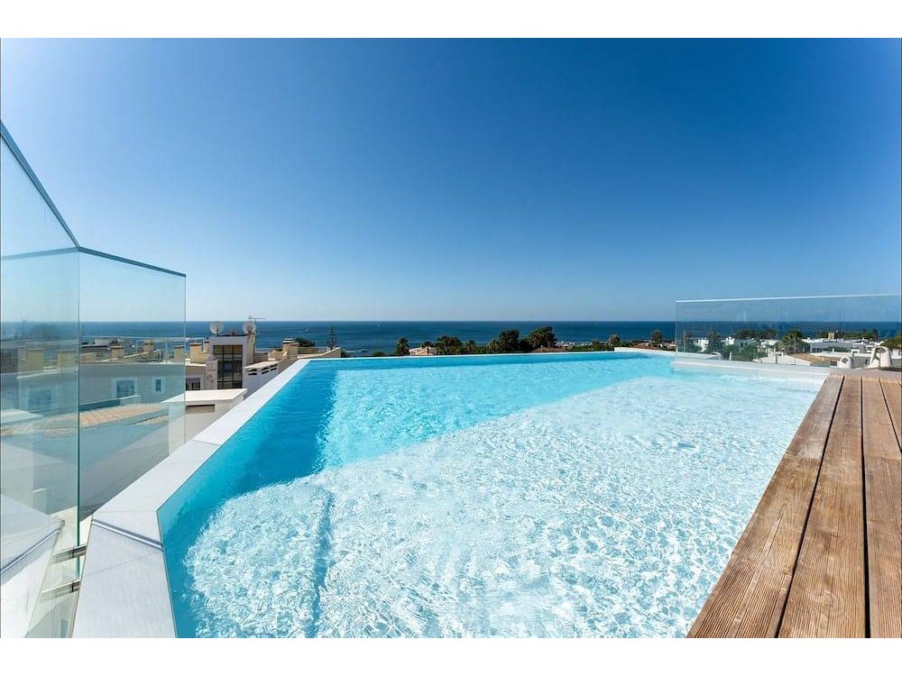 Holiday apartment in Albufeira from £190 per night