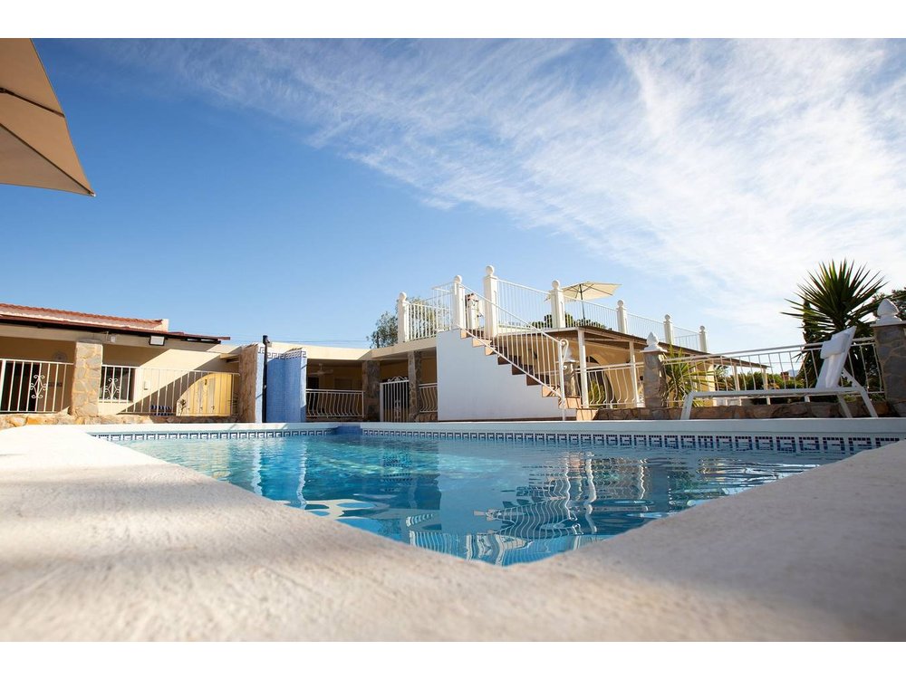 Camping in Alacanti from £68 per night