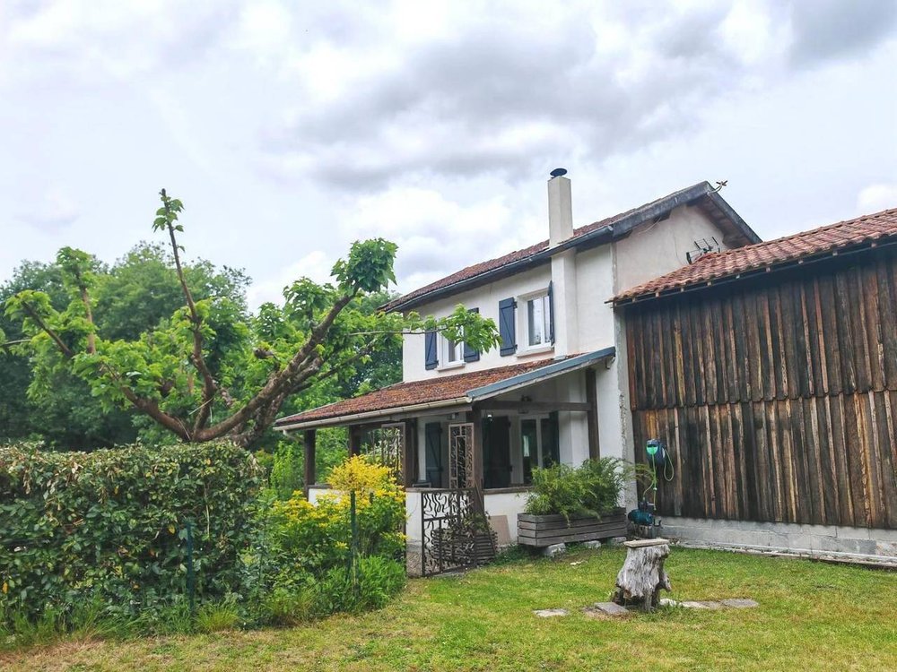 Holiday home in Landes from £56 per night