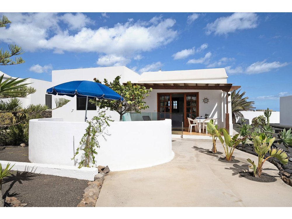 Holiday home in Haría from £71 per night
