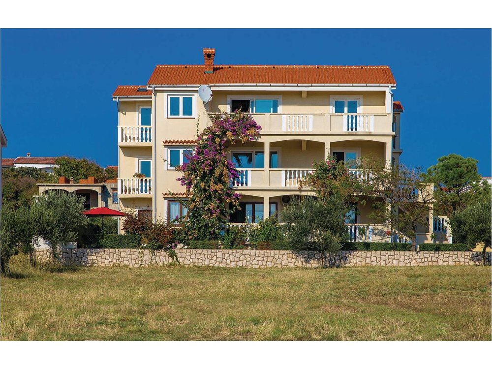 Holiday apartment in Povljana from £29 per night