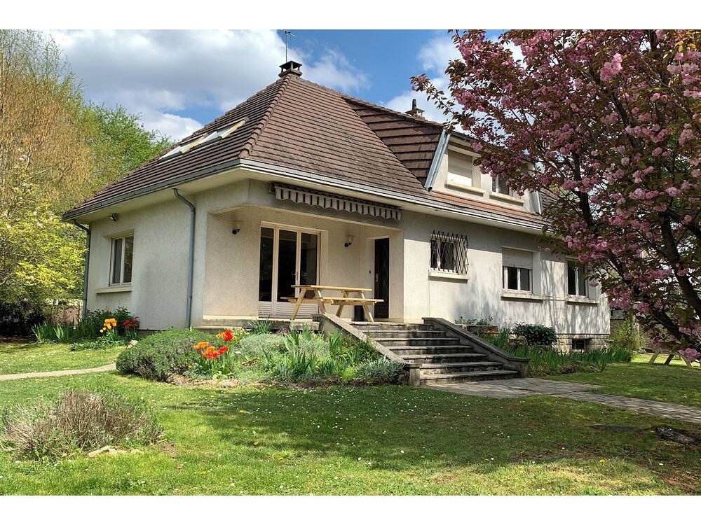 Holiday home in Seine-et-Marne from £316 per night