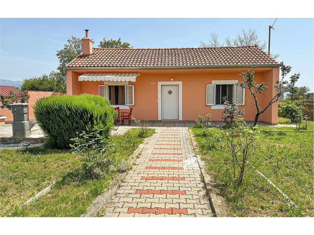 Holiday home in Šibenik-Knin from £42 per night