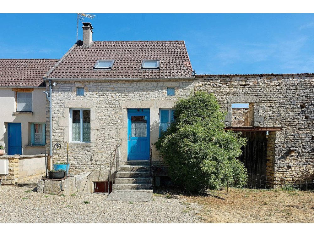 Holiday home in Yonne from £32 per night