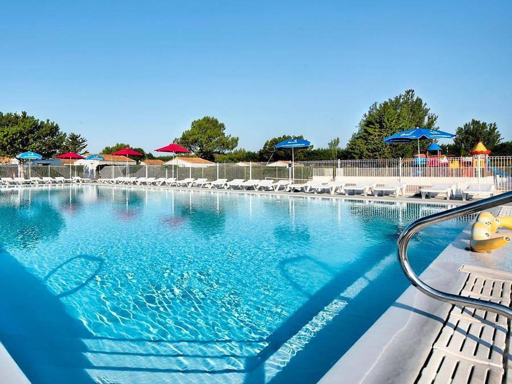 Holiday home in Loix from £57 per night