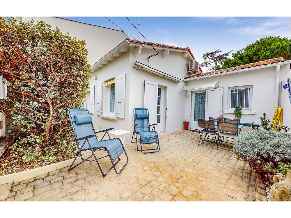 Holiday home in Royan from £57 per night