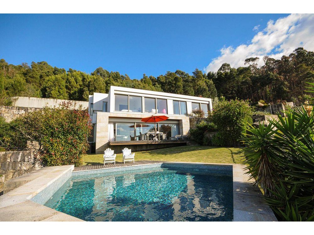 Holiday home in Caminha from £295 per night