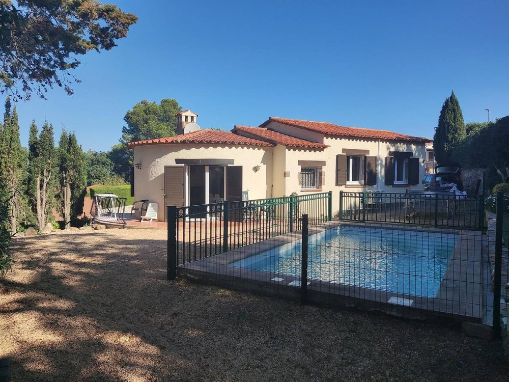 Holiday home in Begur from £101 per night