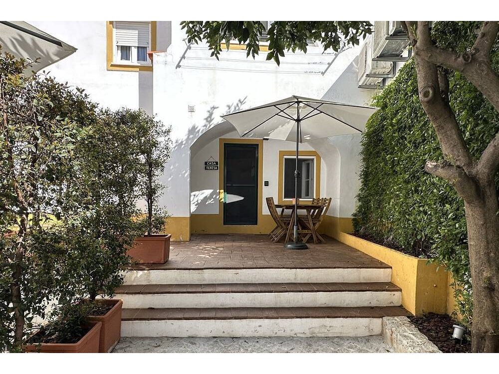 Holiday home in Évora from £240 per night