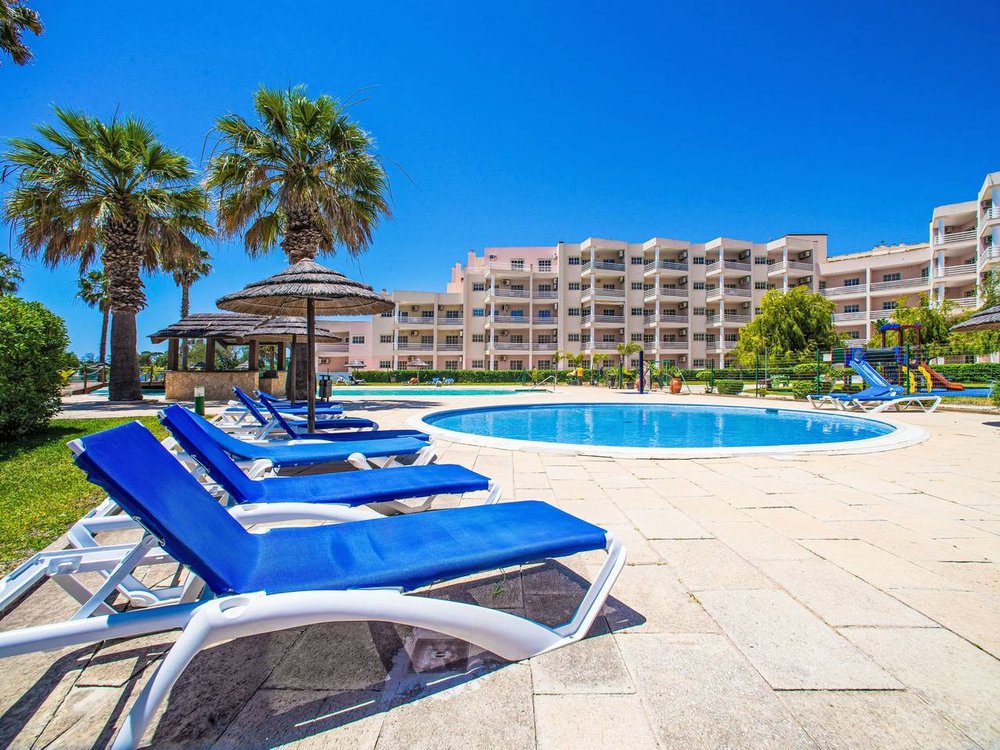 Holiday apartment in Alvor from £87 per night