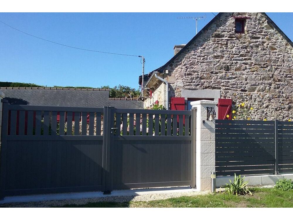Hotel in Ploëzal from £72 per night