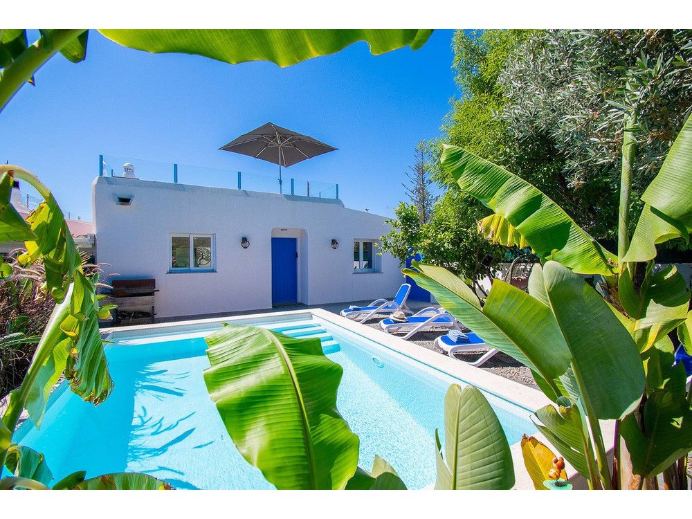 Holiday home in Lagoa from £158 per night