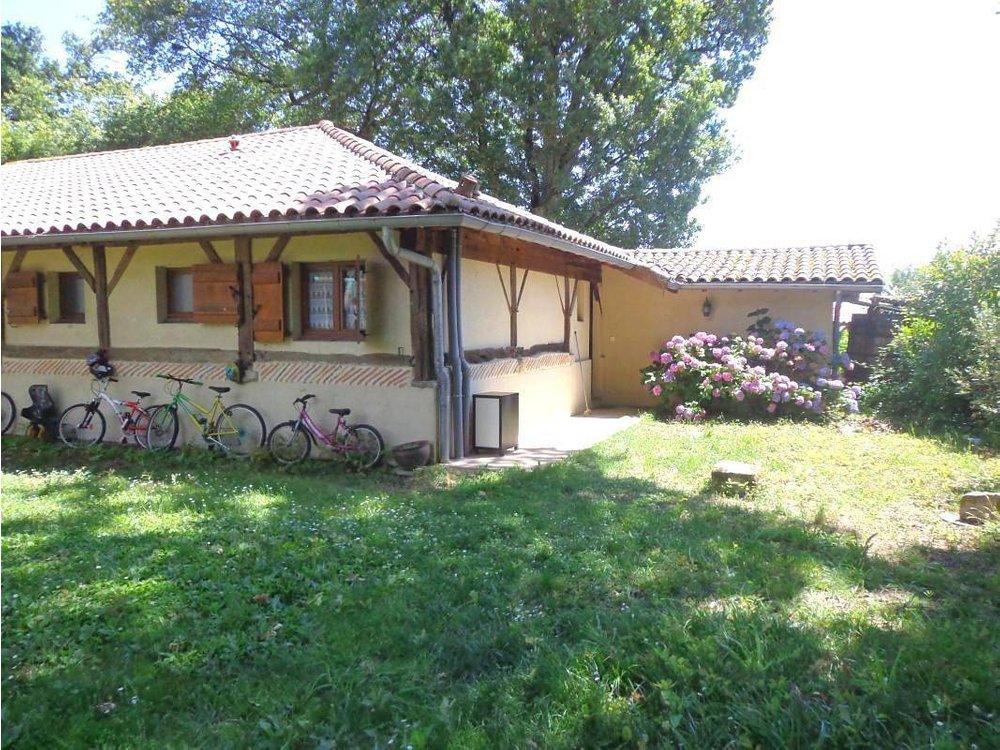 Holiday home in Landes from £54 per night