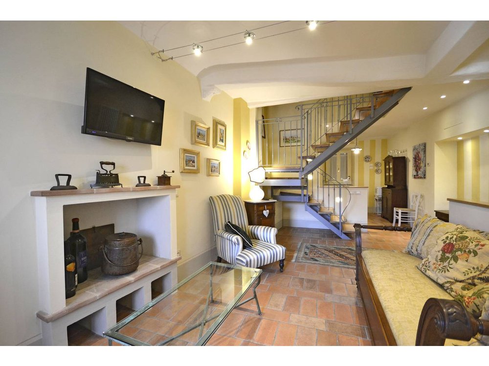 Holiday apartment in Cortona from £198 per night