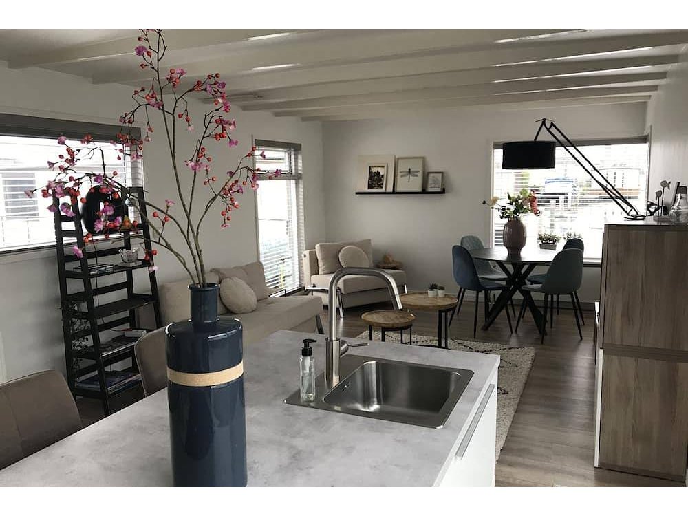 Boat in Aalsmeer from £183 per night
