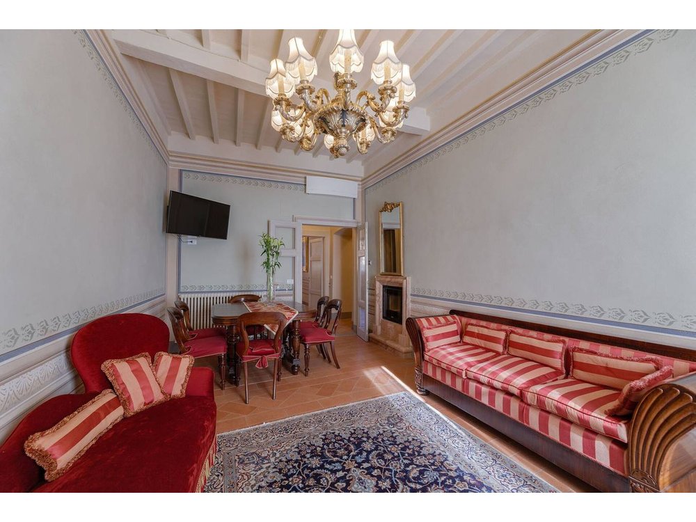 Holiday apartment in Cortona from £260 per night