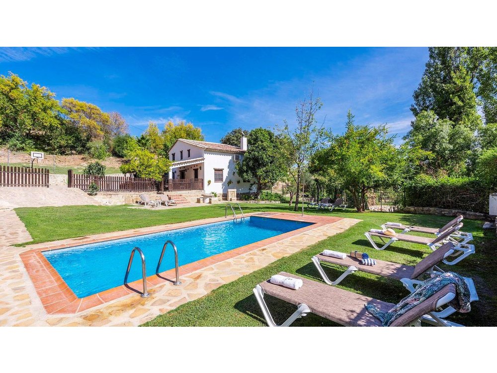 Holiday home in Grazalema from £148 per night