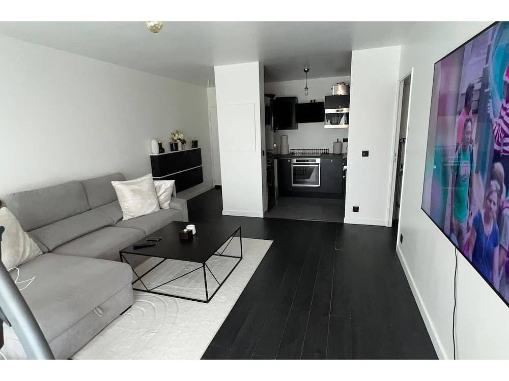 Holiday apartment in Saint-Denis from £182 per night