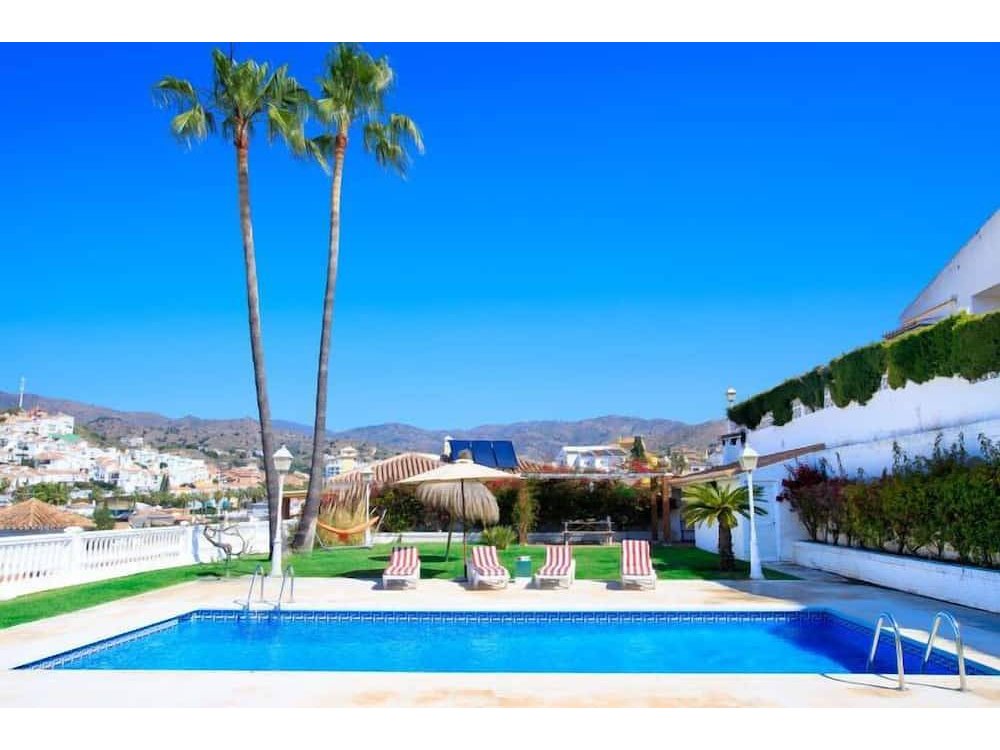 Holiday home in Axarquía from £293 per night