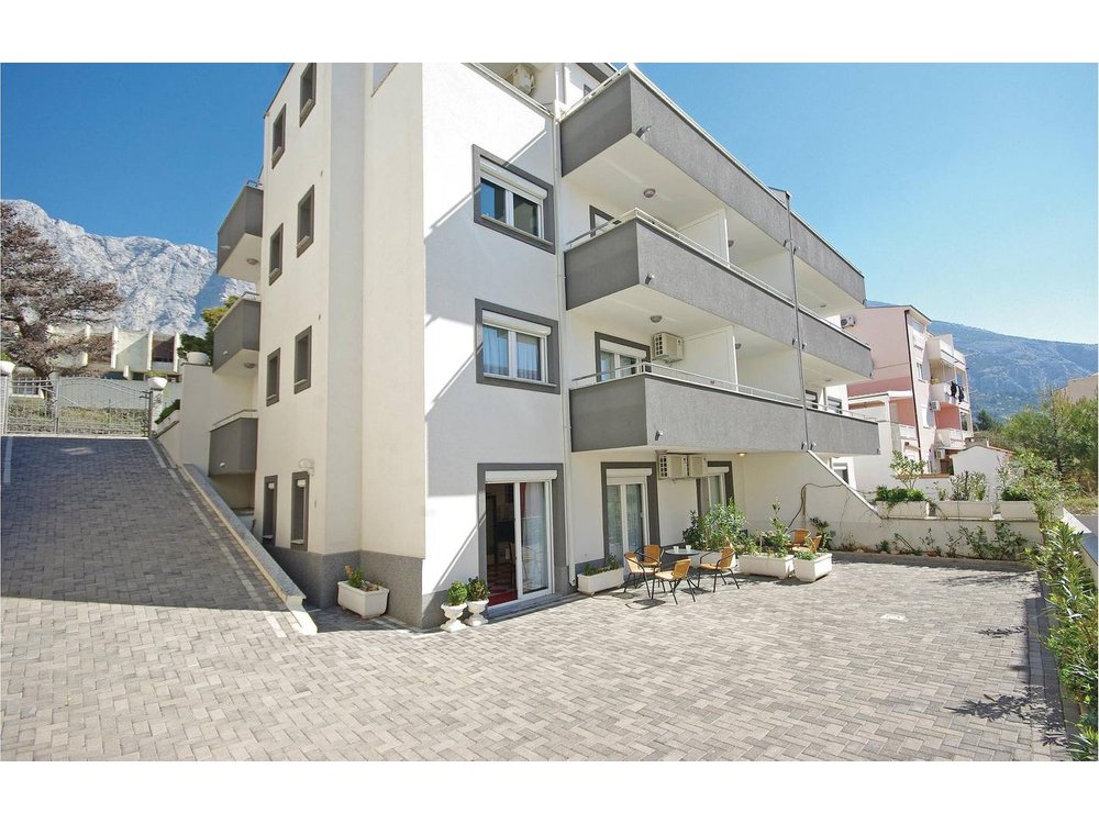 Holiday apartment in Makarska from £35 per night