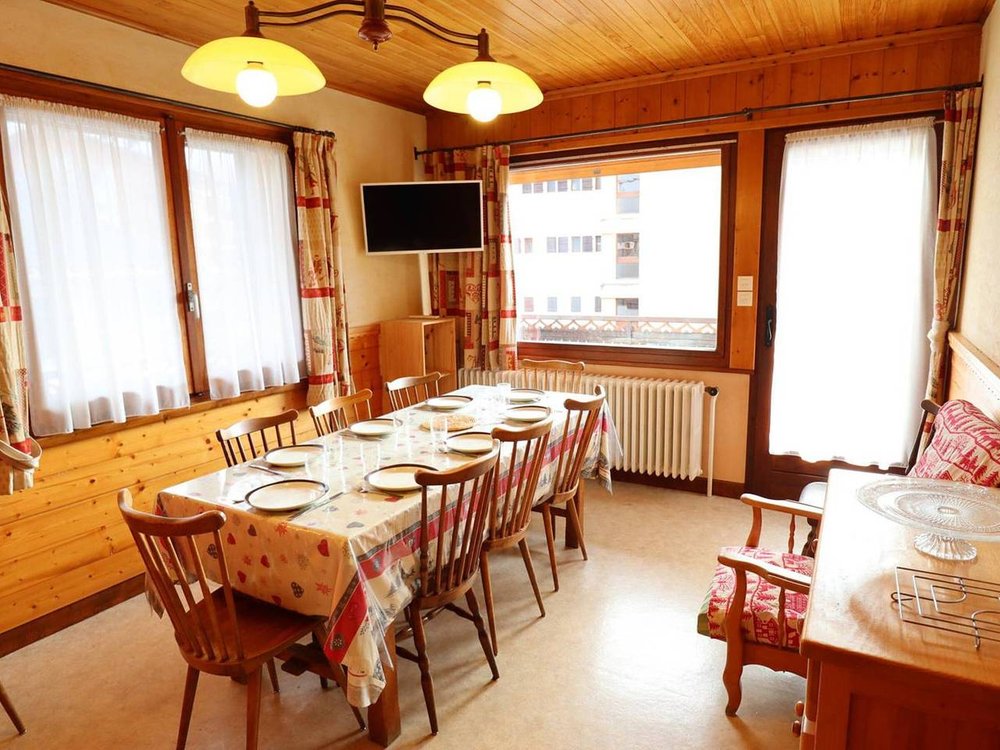 Holiday apartment in Les Gets from £254 per night
