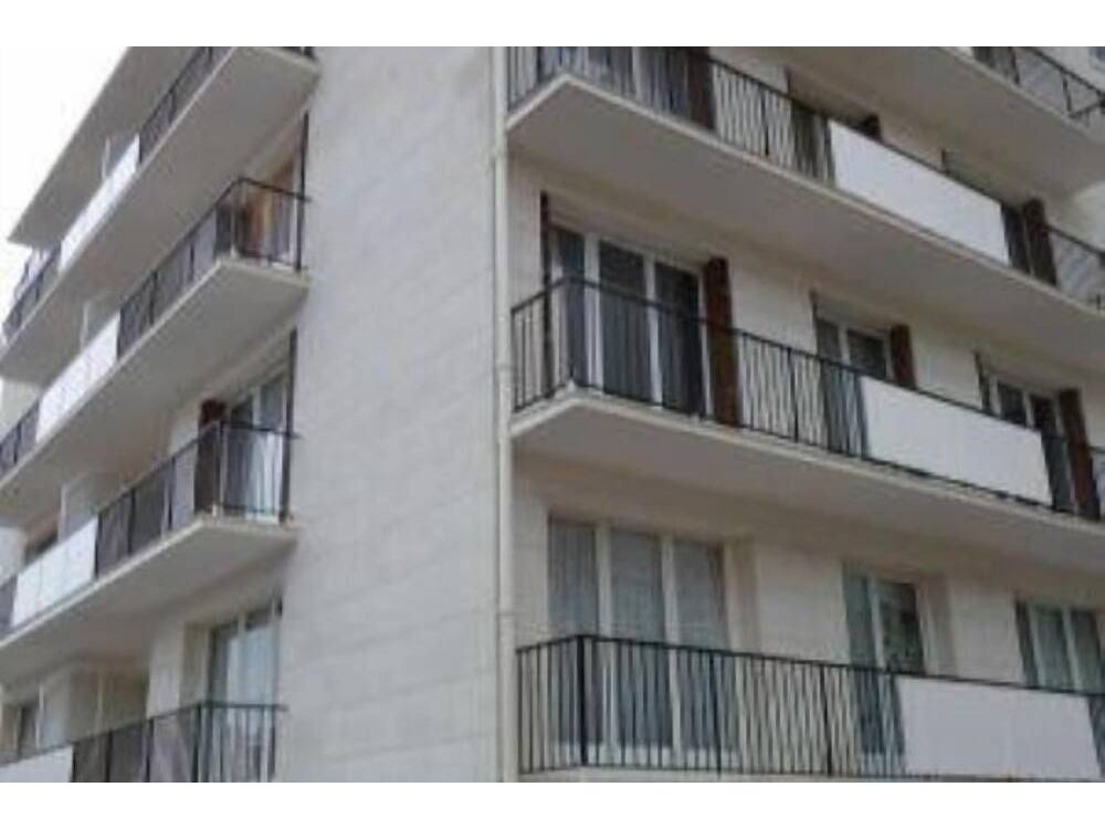 Holiday apartment in Courbevoie from £65 per night