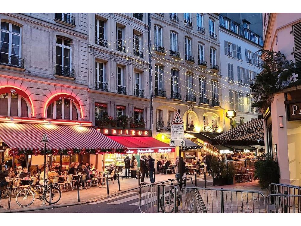 Holiday apartment in Paris from £564 per night