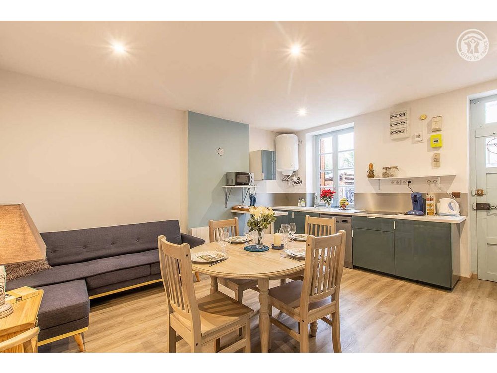 Holiday home in Épinac from £75 per night