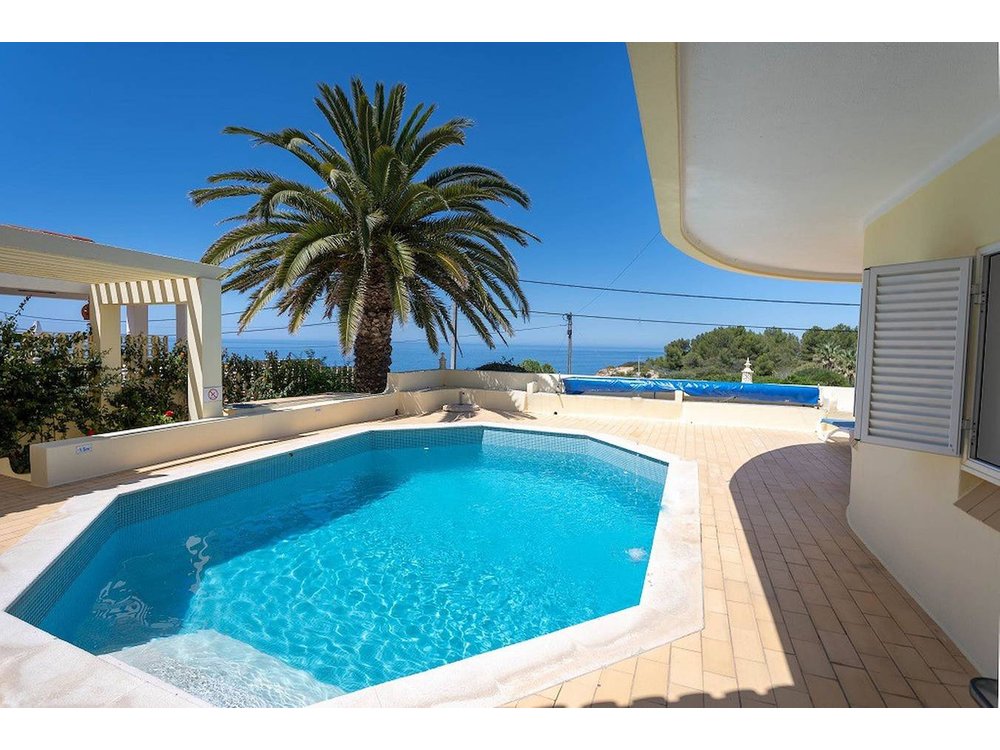 Holiday home in Lagoa from £239 per night