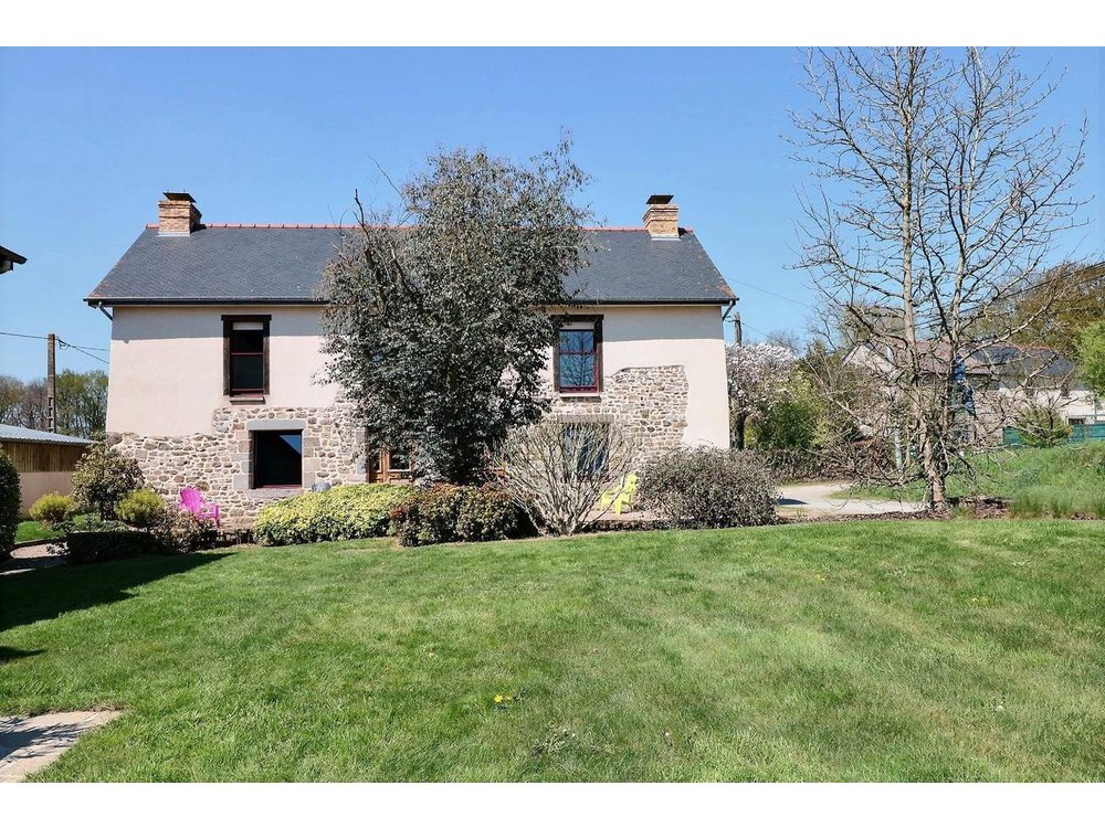 Holiday home in Tinténiac from £53 per night