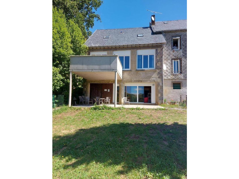 Holiday home in Auvergne from £52 per night