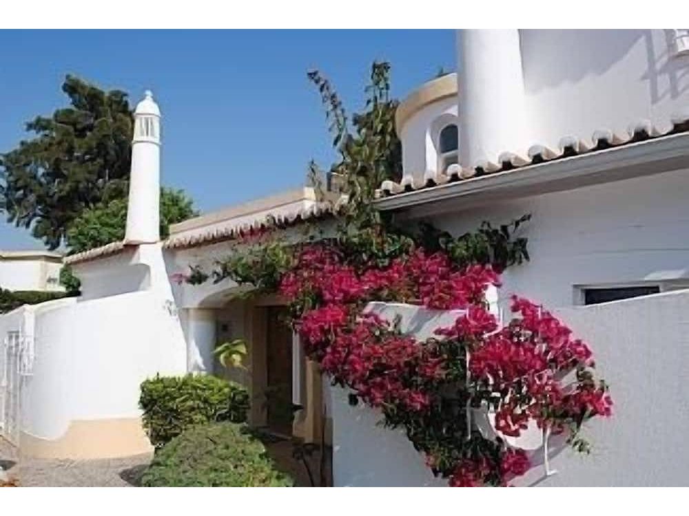 Holiday home in Lagoa from £114 per night