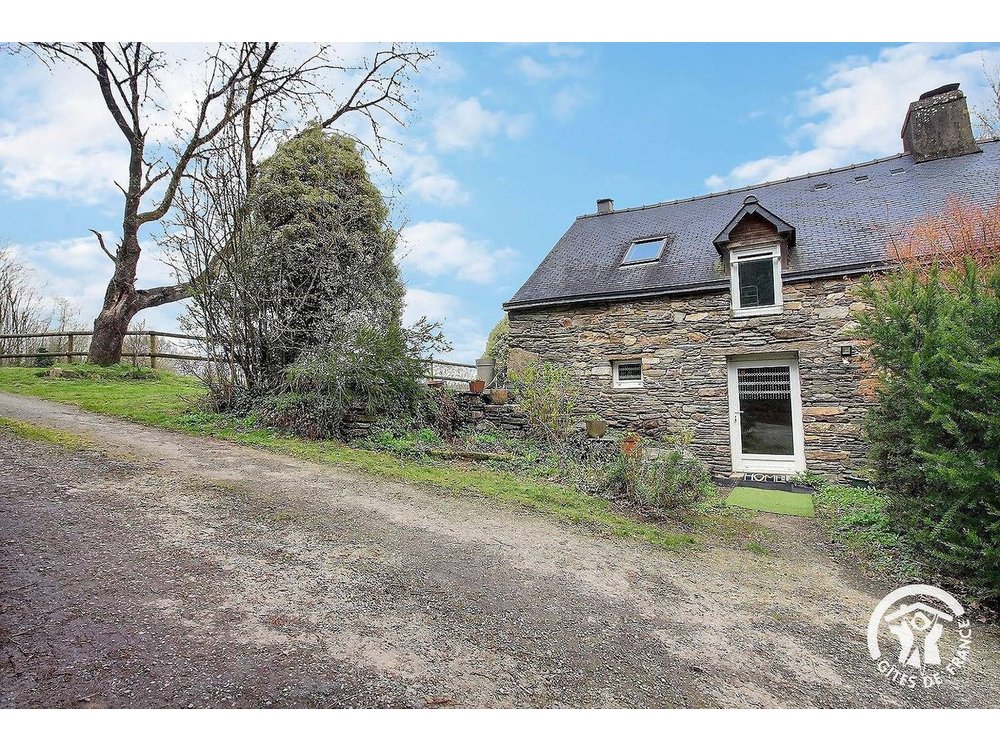 Holiday home in Merléac from £48 per night