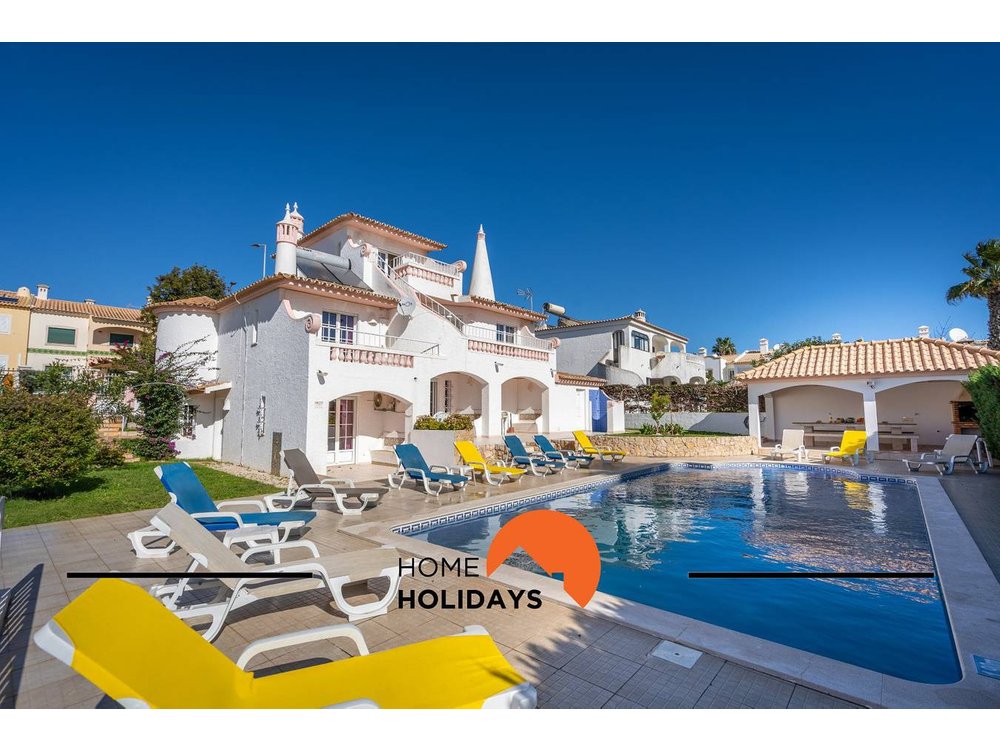 Holiday home in Albufeira from £583 per night